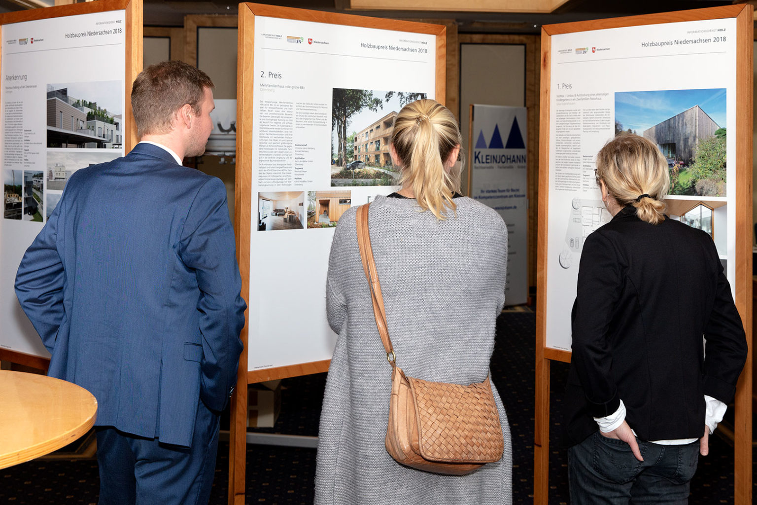 Ausstellung Rechtsanwälte · Fachanwälte · Notare